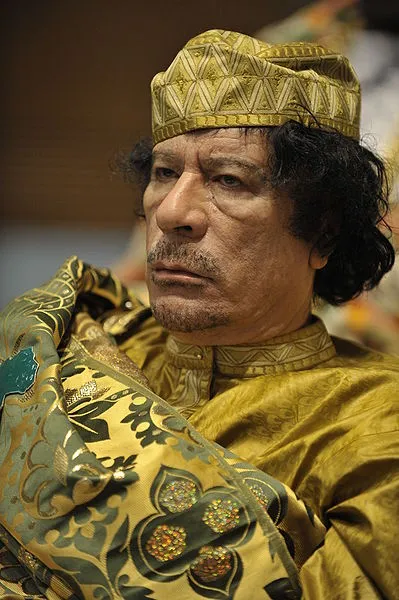 399px-Muammar_al-Gaddafi_at_the_AU_summit-LR